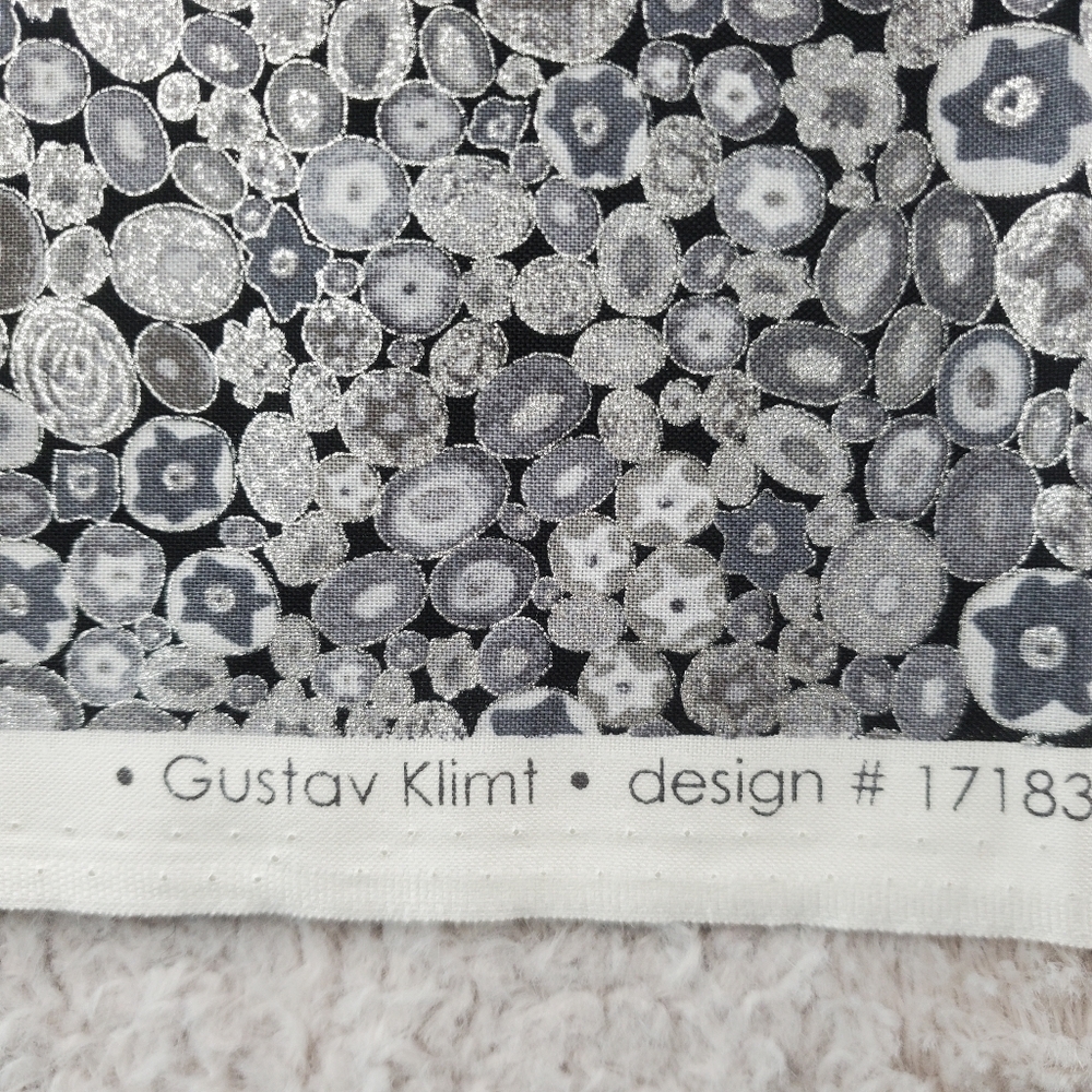 Robert Kaufman Gustav Klimt Floral Circles Fabric Silver Metallic Japan Made - Picture 4 of 9